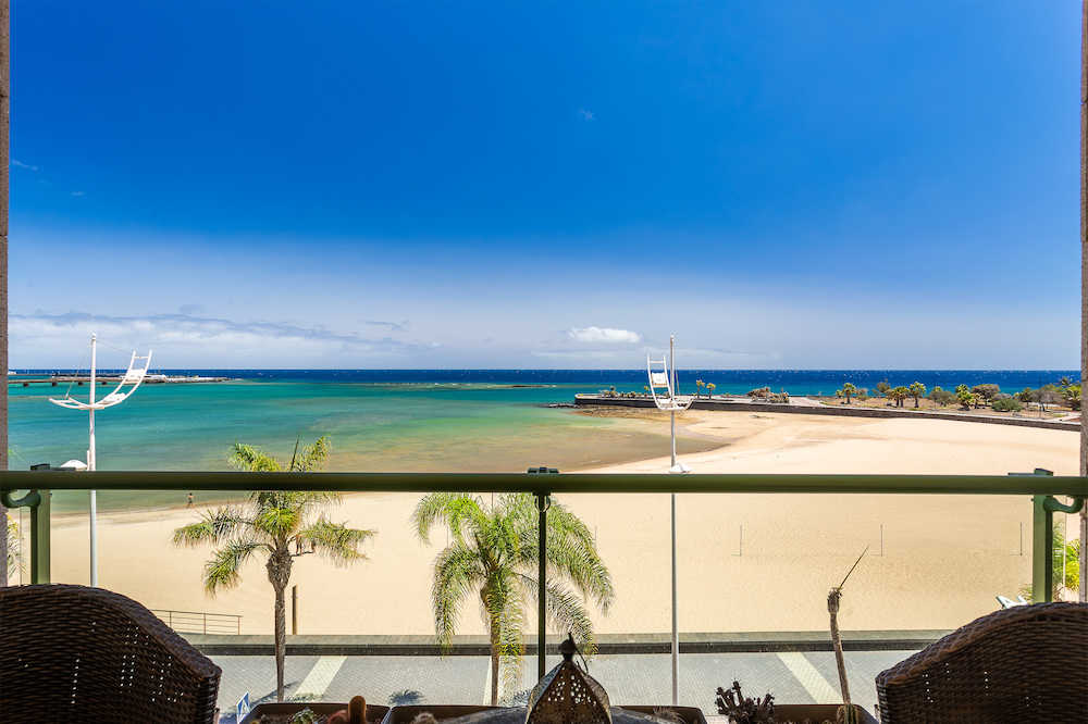 Arrecife Sands