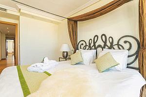 Master suite