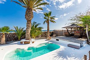 Luxury Farmhouse pool