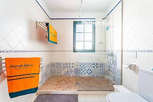 En-suite bathroom with walk-in shower