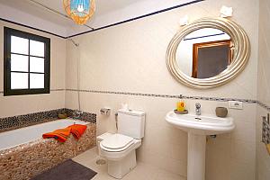 En-suite bathroom