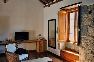 Spacious room with sitting area