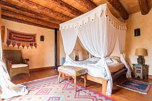 Four poster bed, hotel, Canaries