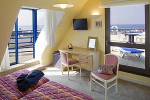 Twin room with terrace, sea view