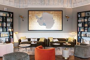 Hotel lounge