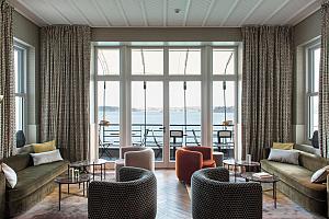 Lounge with sea view