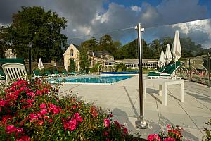 Swimming pool, small hotel, Brittany