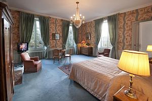 Country hotel with large bedrooms