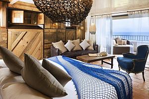 Superior room with terrace and sea view