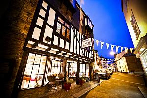 Small hotel in Dartmouth