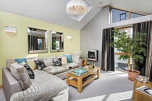 Coach House Suite, Cedar Manor Hotel