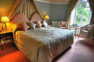Windermere Room, Cedar Manor Hotel