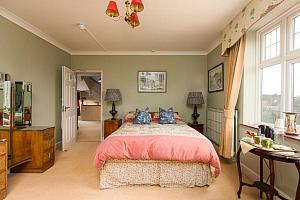 Kingsize bed