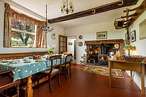 Farmhouse kitchen breakfast room