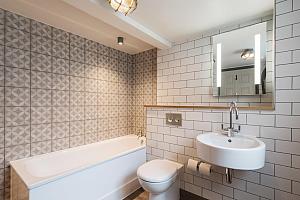 En- suite bathroom