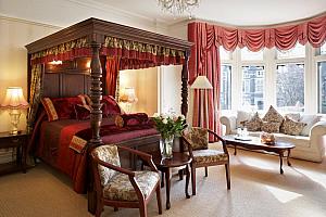 Four poster suite