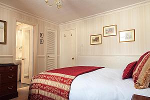 Snug double room