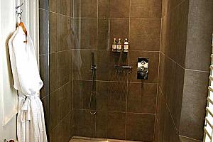 Walk in shower