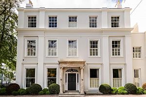 Small hotel, Cheltenham