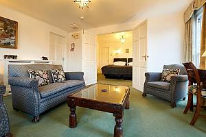 Suite with bedroom and lounge