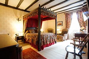 Four poster bed