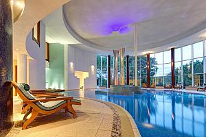 Spa swimming pool