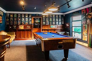Pool table