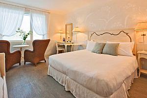 Lake view room