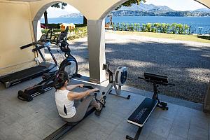 Fitness room facing the lake, gym