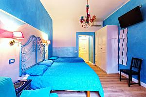 Blue Room, quadruple room