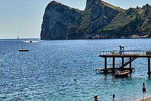The beach in front of Locanda del Capitano