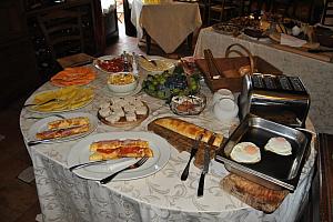 Breakfast, fruit, eggs, omelette, toast