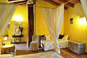 Triple room, Italian hotel