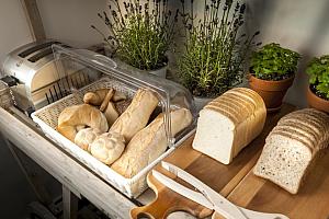 Bread, rolls, baguettes, toast