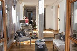 Lounge area