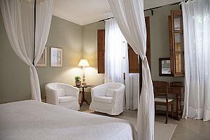 Four-poster bed