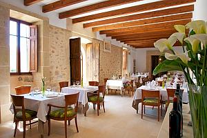 Restaurant, Bennoc Petit Hotel