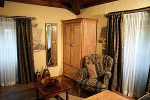 Double bedroom, sitting area