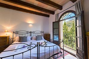 Double Room with balcony overlooking the garden