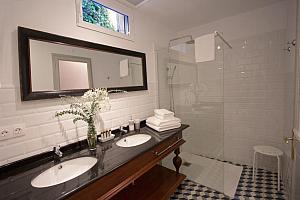 Ensuite bathroom