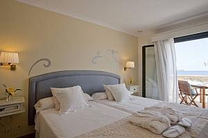 Suite with sea view and balcony