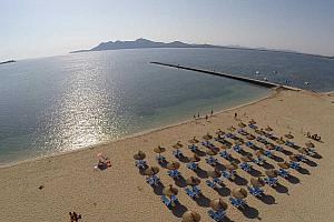 Large sandy beach