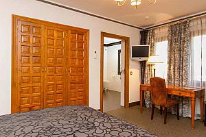 Double room, little hotel