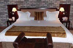 King size bed, Aragon hotel