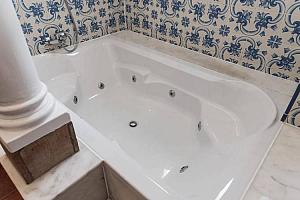 Hydromassage bath